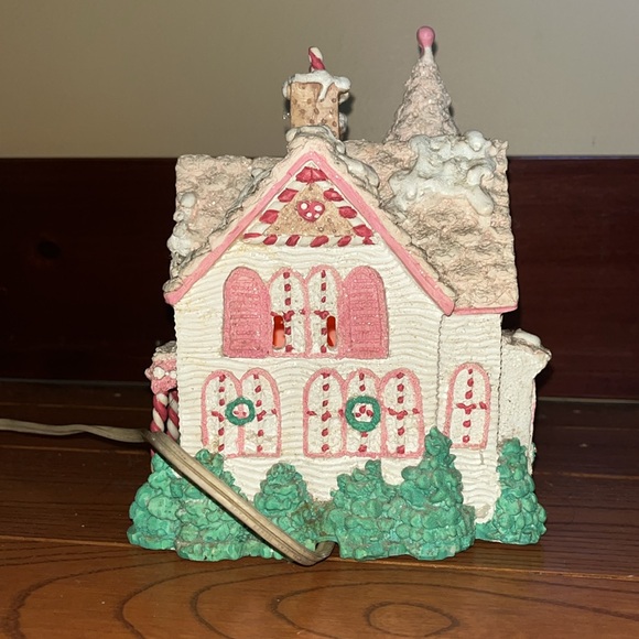 1998 house of Lloyd Sugarland Estate gingerbread lighted house - Picture 7 of 13